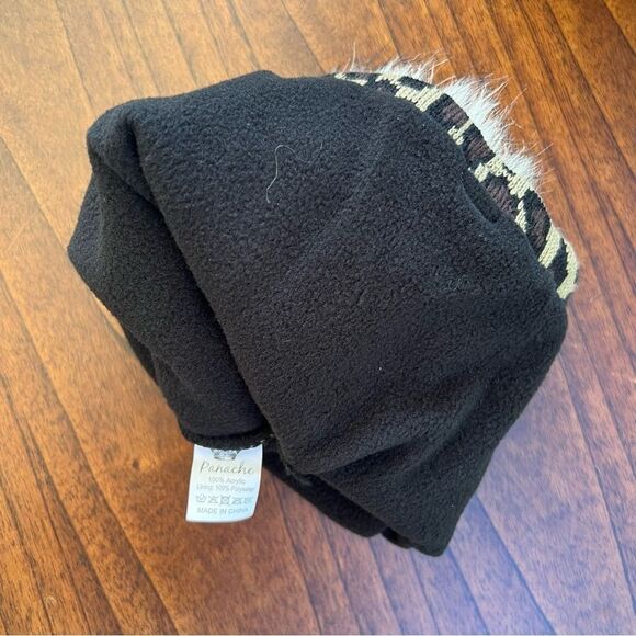 Leopard Print Beanie with faux fur Pom Pom - Picture 3 of 4